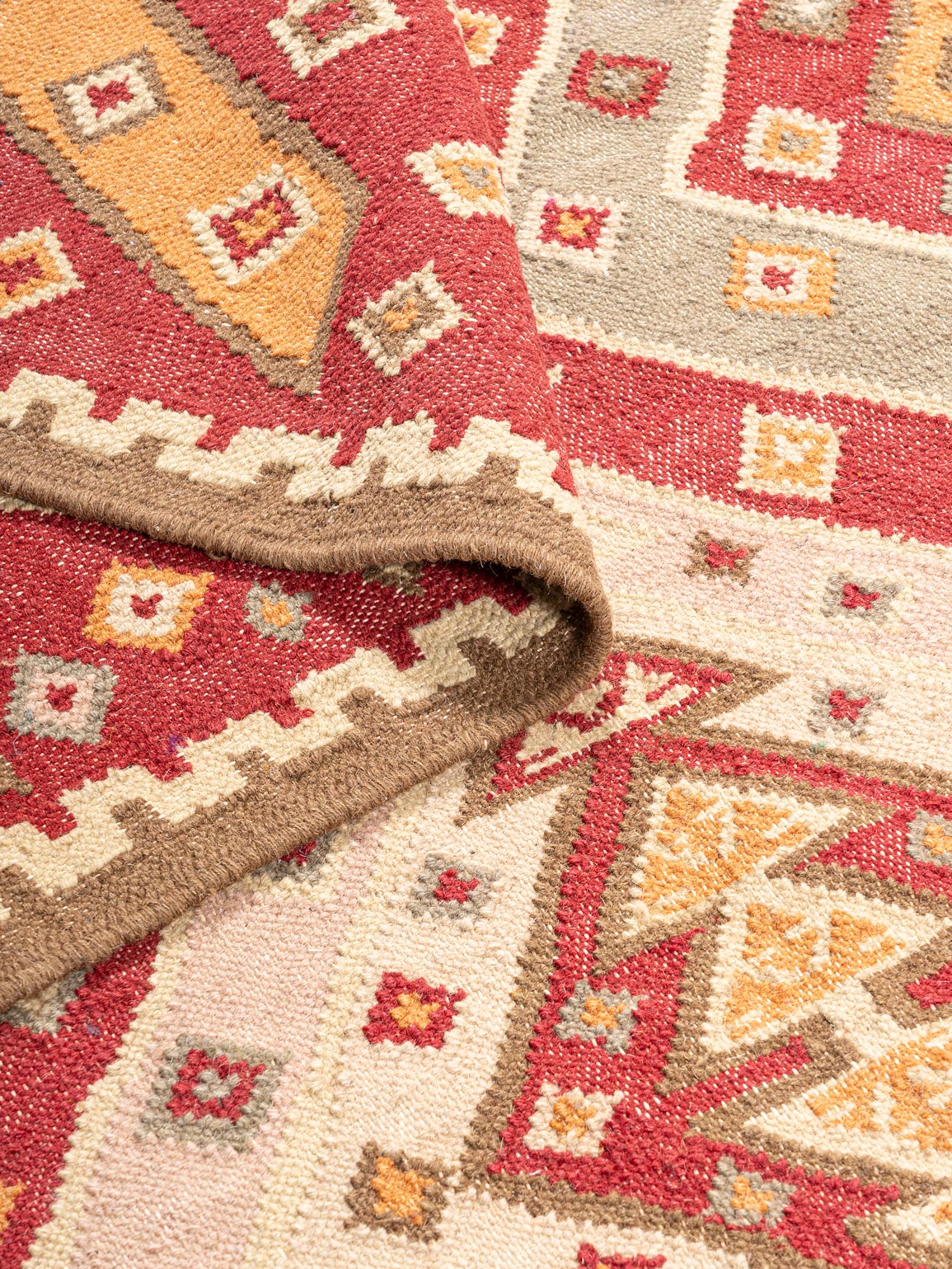 Granada Crest Jute Kilim Rug Contrast Living