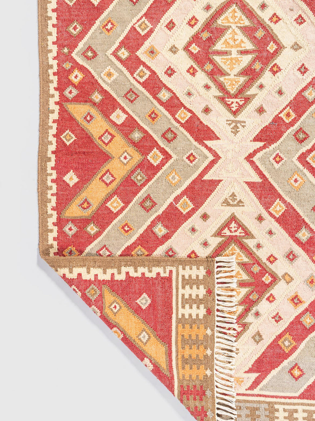 Granada Crest Jute Kilim Rug Contrast Living