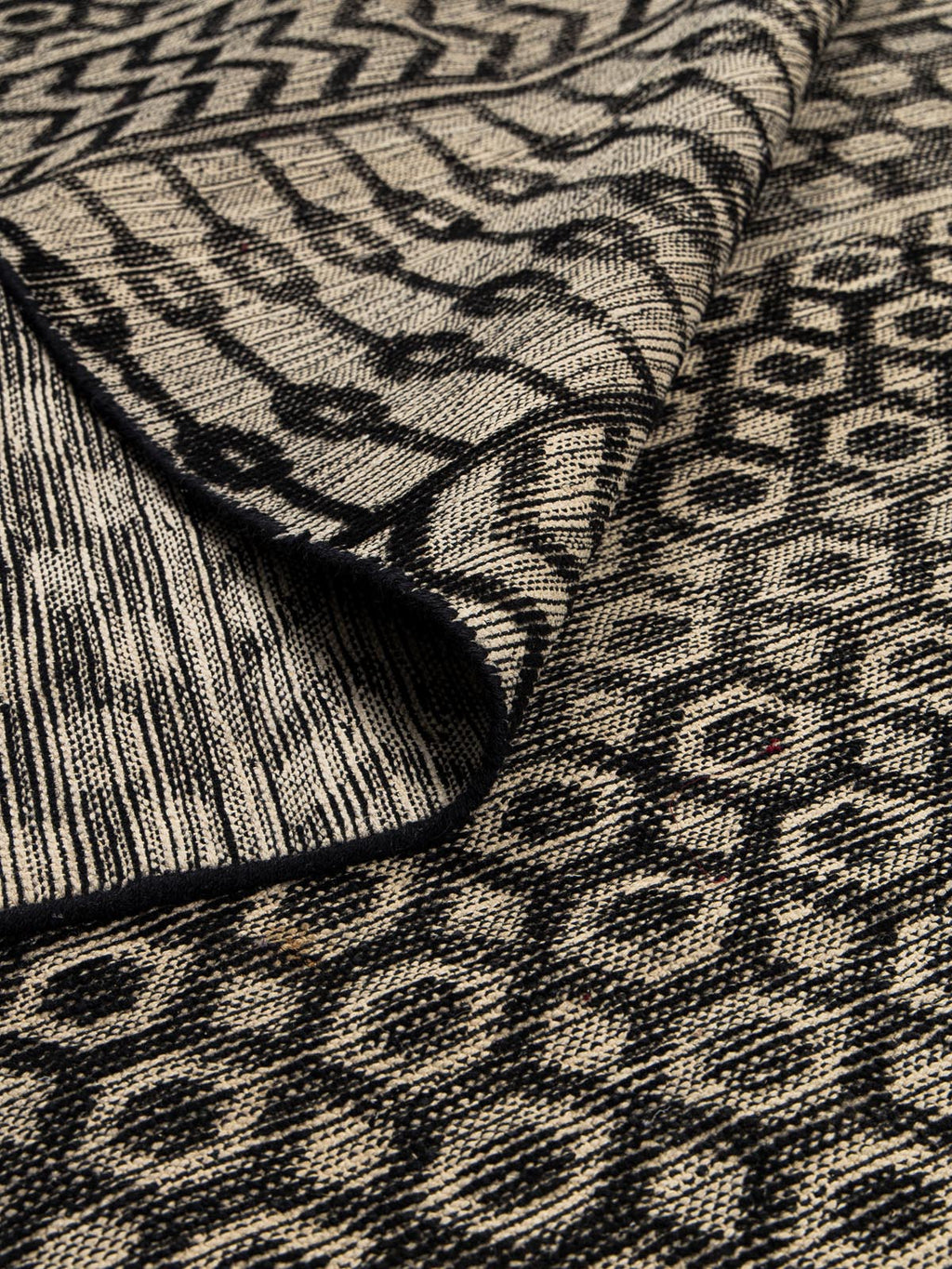 Cressida Wool Knotted Carpet Contrast Living