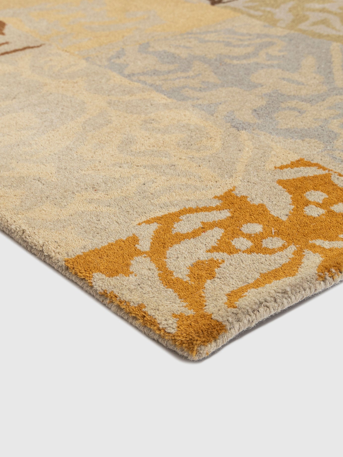 Beteni Wool Tufted Carpet Contrast Living