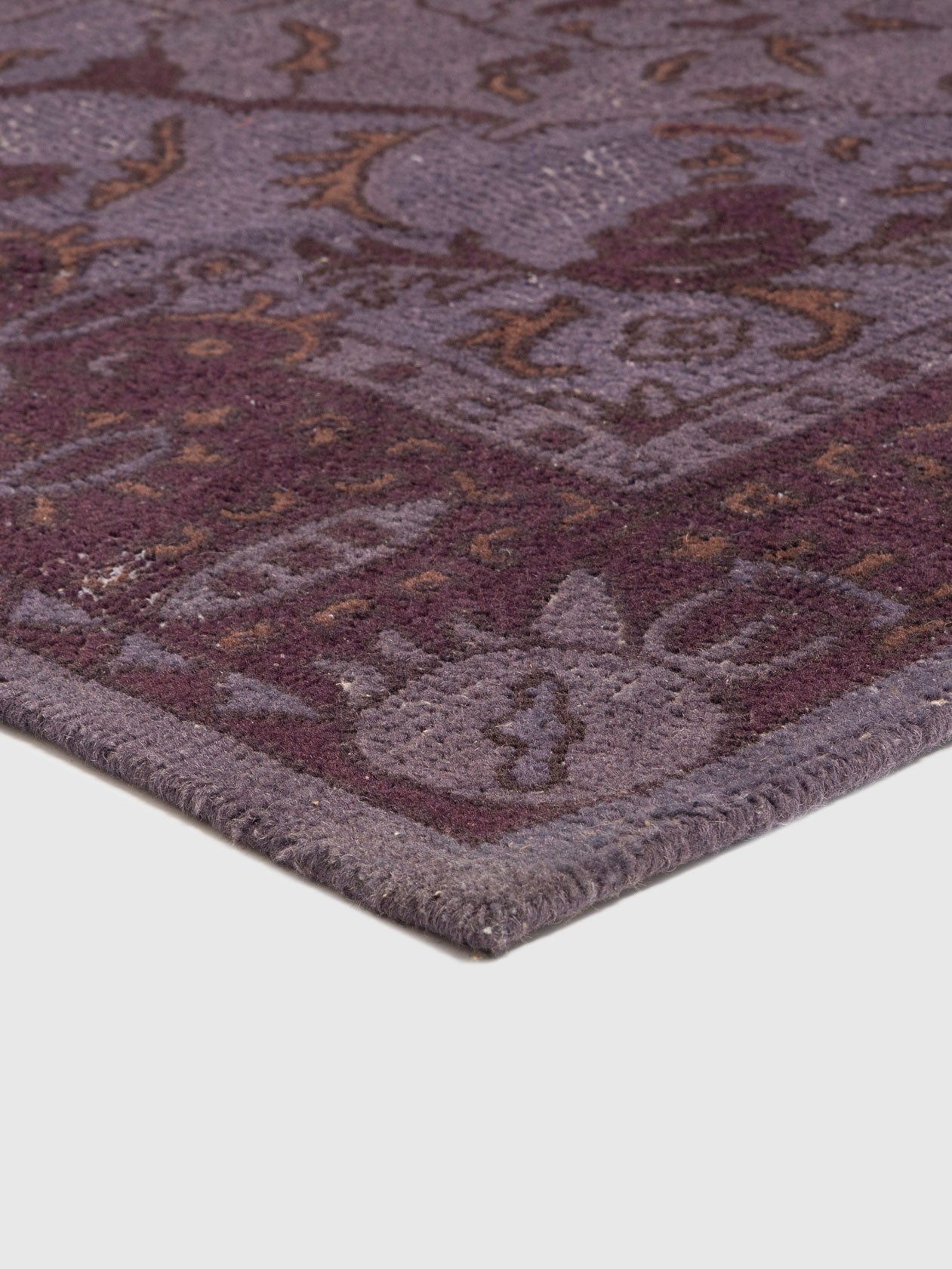 Sanchi Wool Tufted Carpet Contrast Living