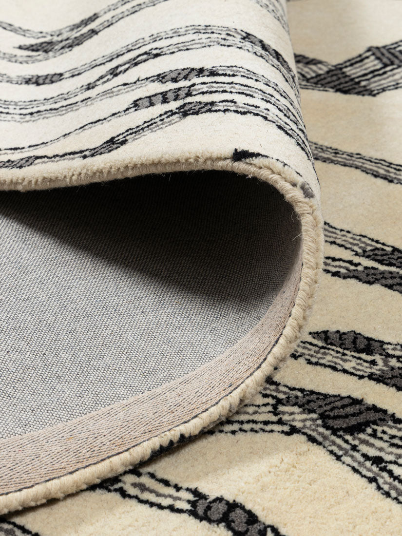 Bakhra Wool Tufted Carpet Contrast Living