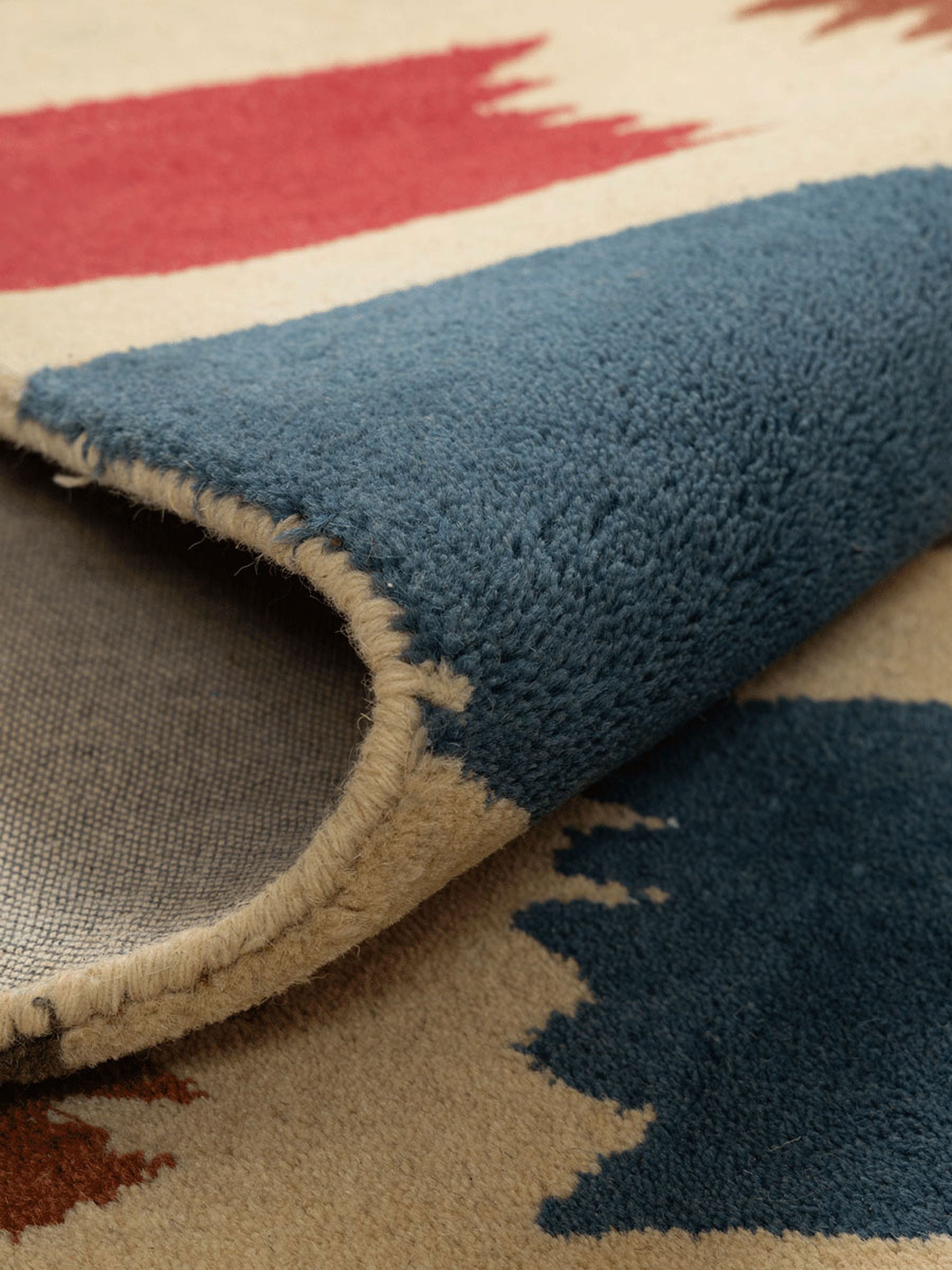 Melamchi Wool Tufted Carpet Contrast Living