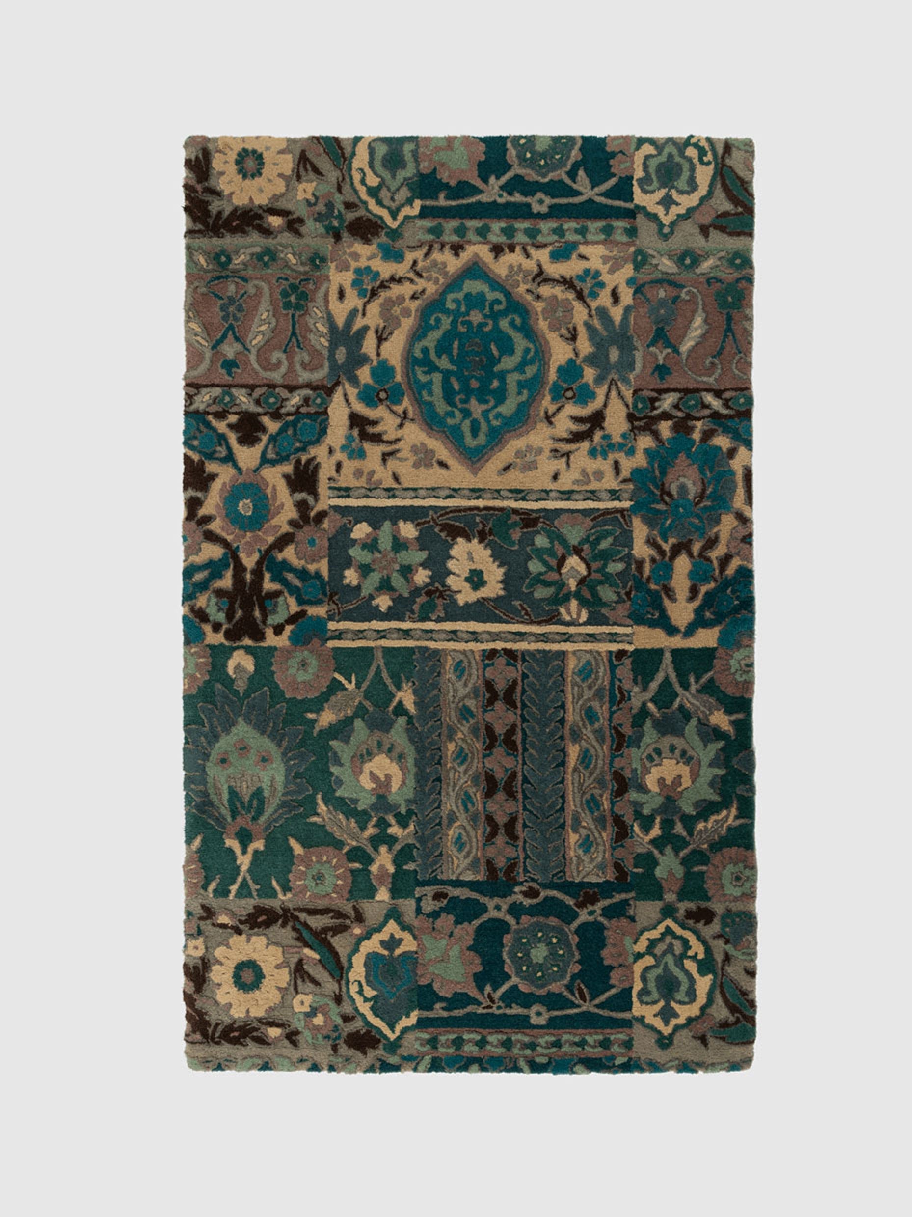 Bideha Wool Tufted Carpet Contrast Living