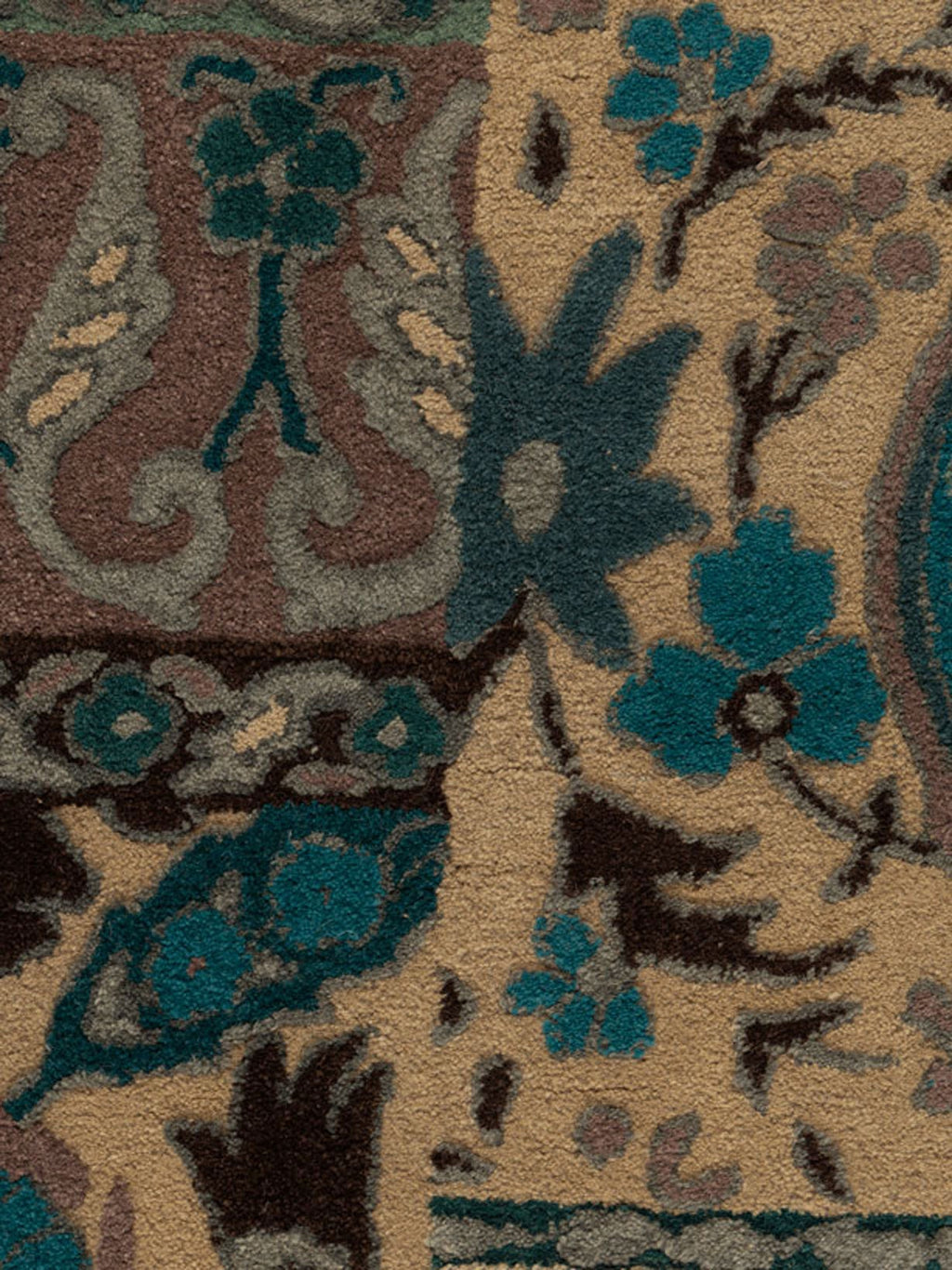 Bideha Wool Tufted Carpet Contrast Living
