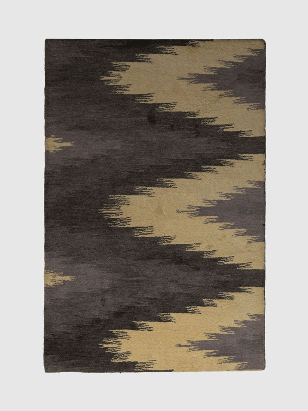 Jaimini Wool Tufted Carpet Contrast Living