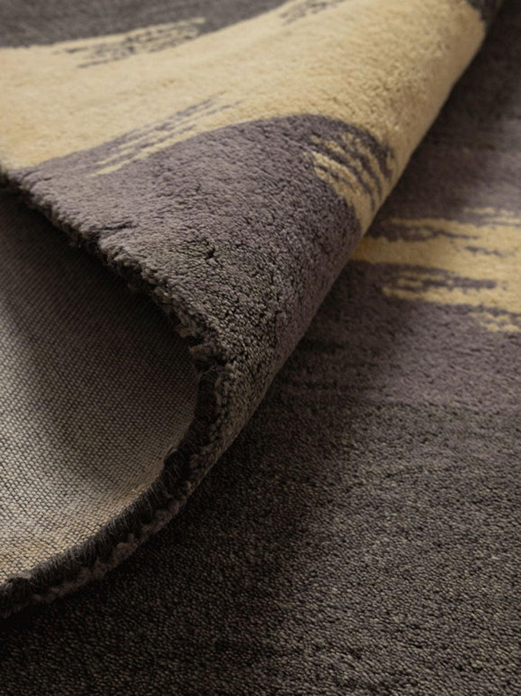 Jaimini Wool Tufted Carpet Contrast Living