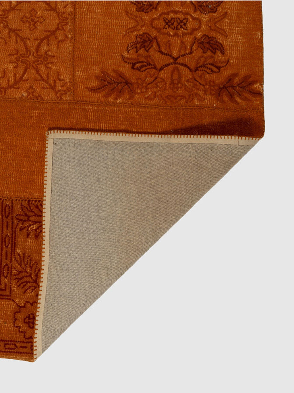 Shikhar Wool Tufted Carpet Contrast Living