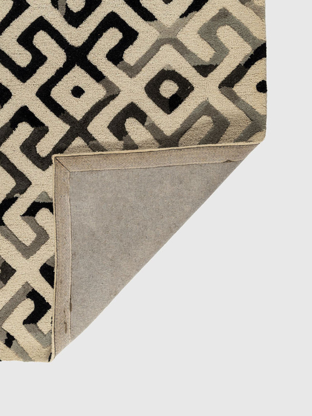Kalaiya Wool Tufted Carpet Contrast Living
