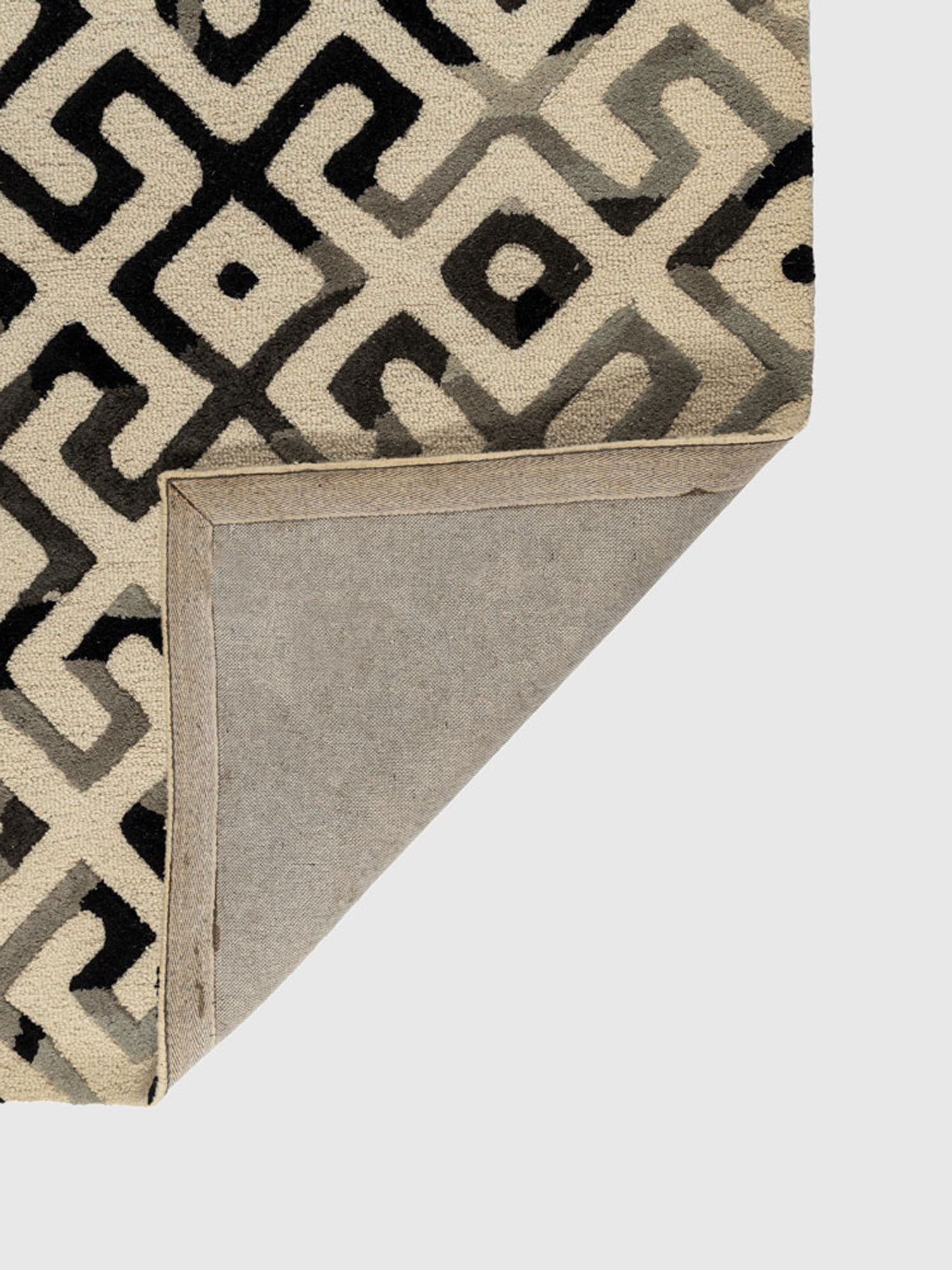 Kalaiya Wool Tufted Carpet Contrast Living