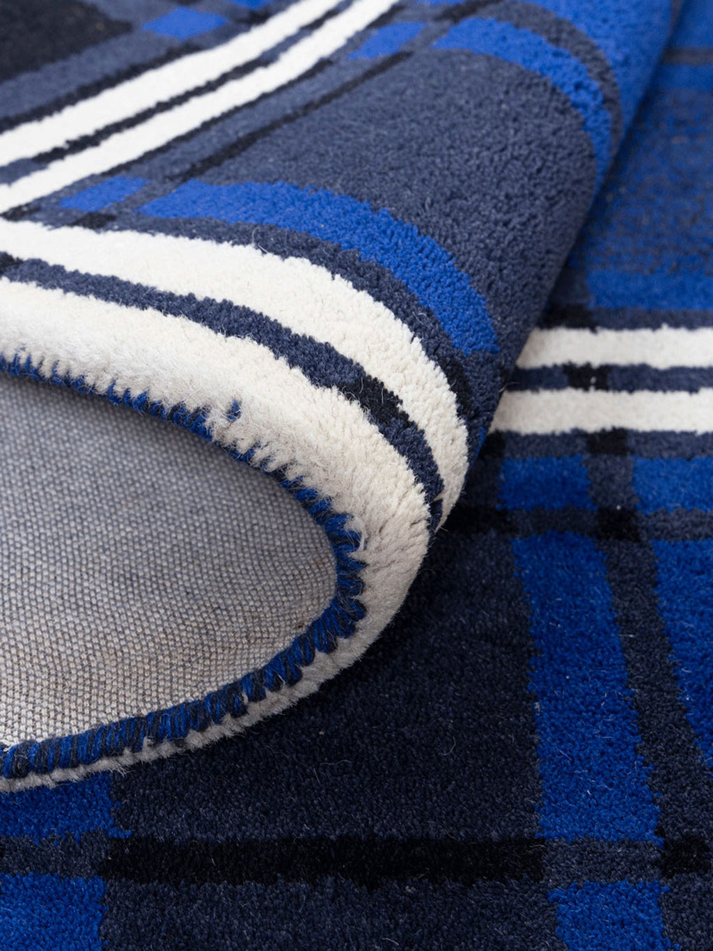 Sunsari Wool Tufted Carpet Contrast Living