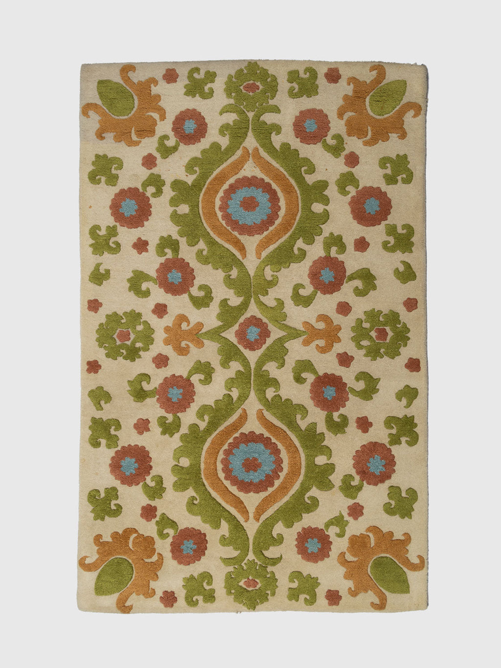 Kisona Wool Tufted Carpet Contrast Living