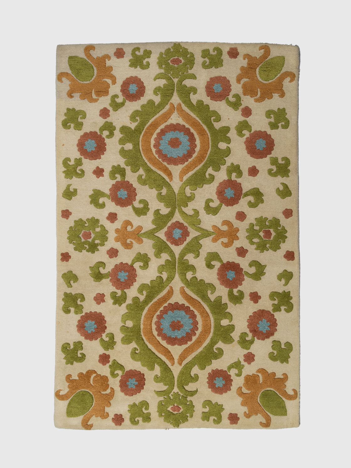 Kisona Wool Tufted Carpet Contrast Living