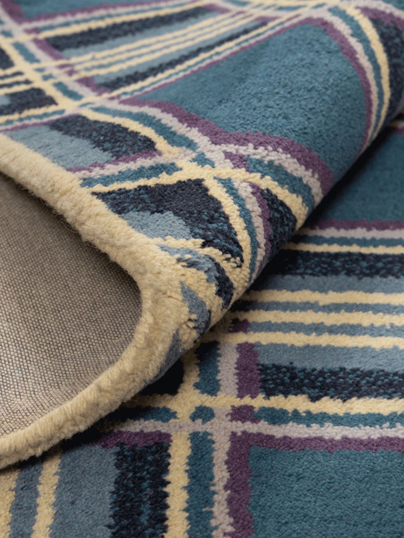 Sitganga Wool Tufted Carpet Contrast Living
