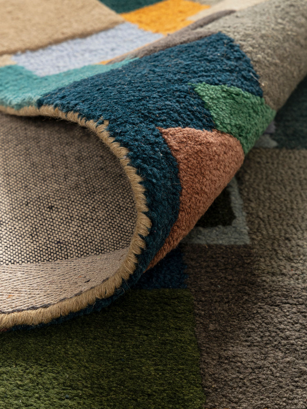 Sengor Wool Tufted Carpet Contrast Living
