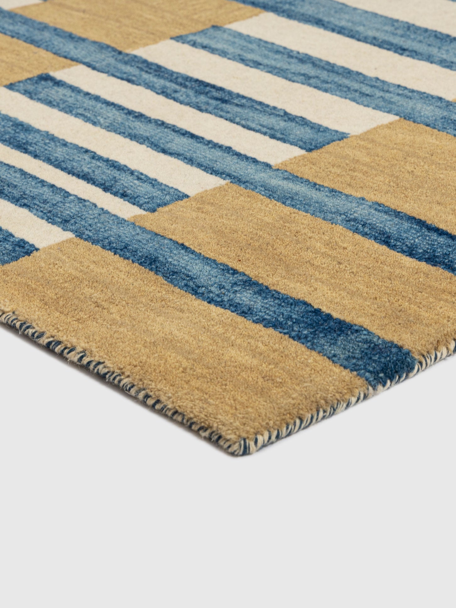 Sopore Wool Tufted Carpet Contrast Living