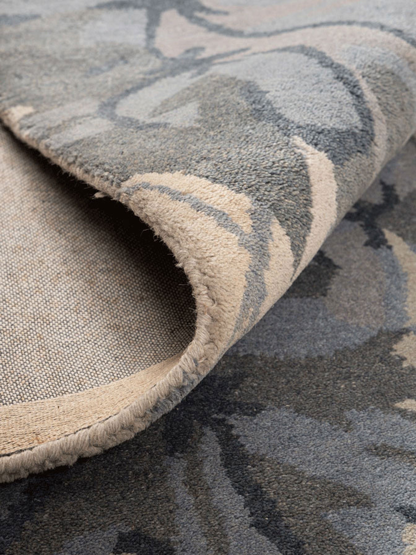 Chautara Wool Tufted Carpet Contrast Living