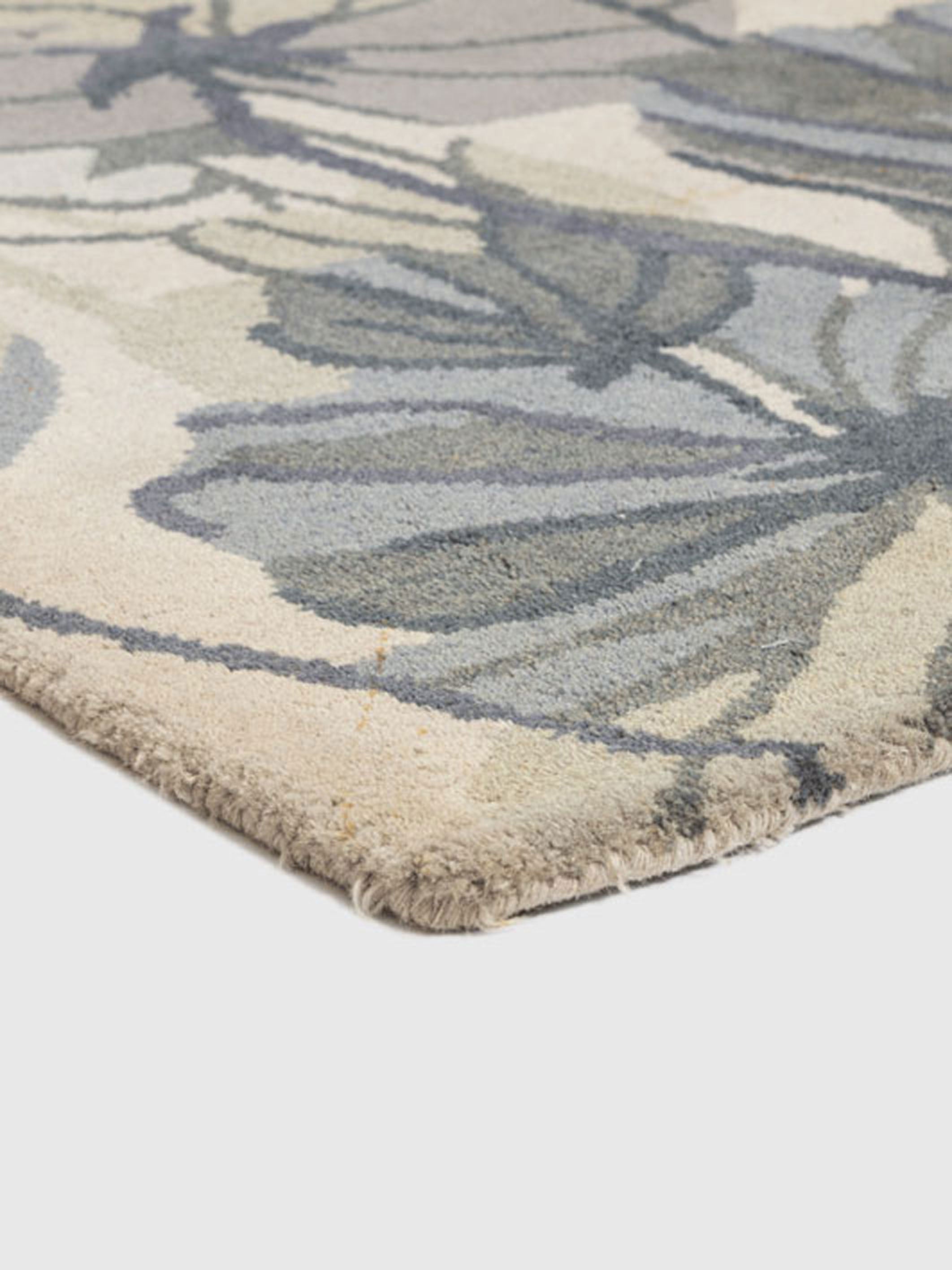 Chautara Wool Tufted Carpet Contrast Living