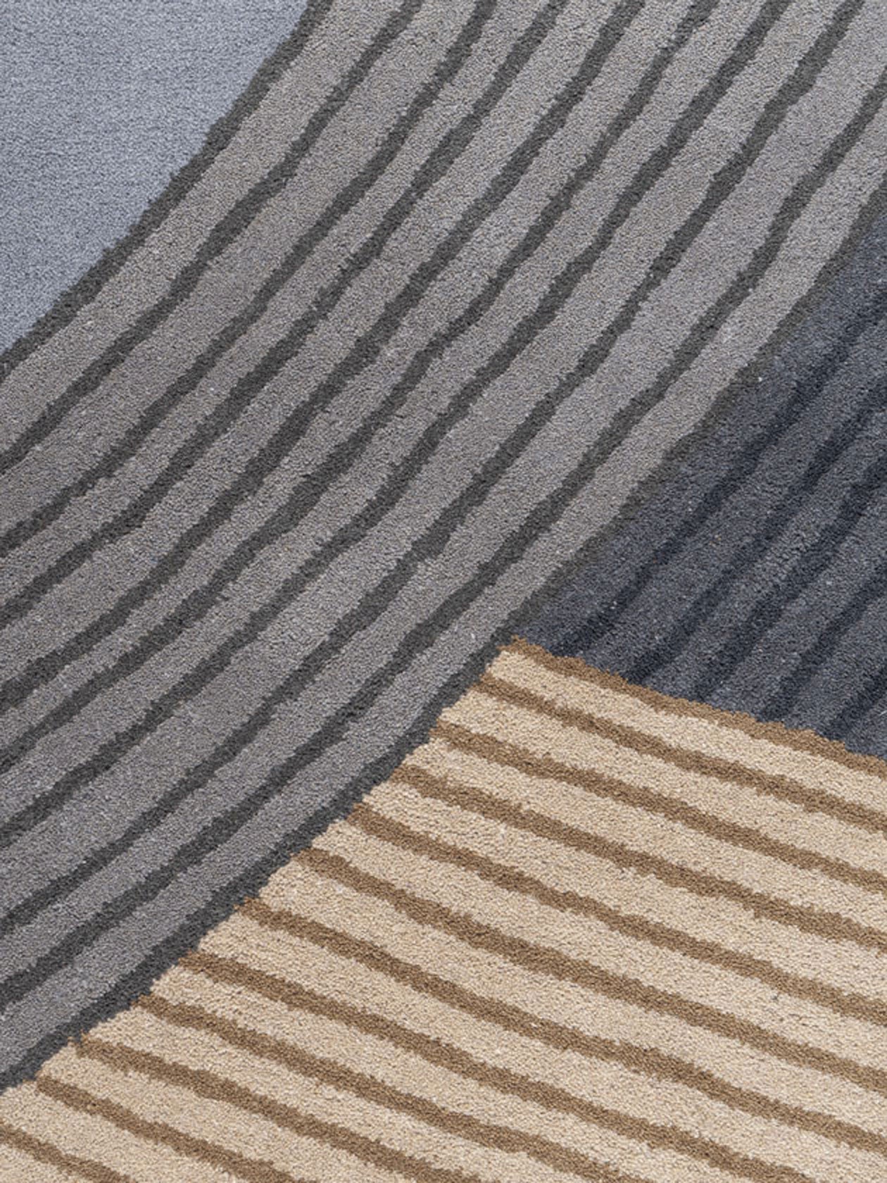 Butwal Wool Tufted Carpet Contrast Living