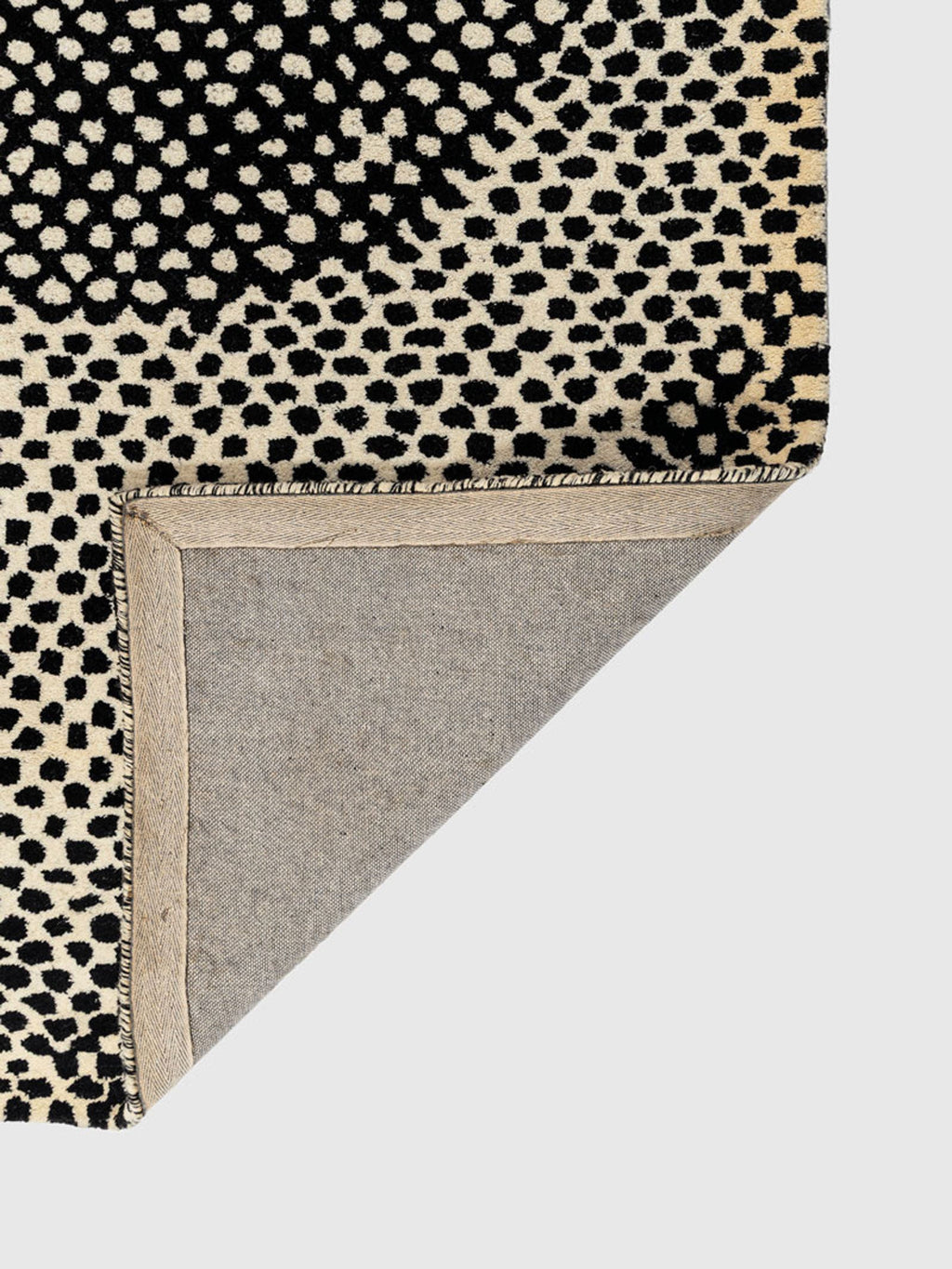 Chitra Wool Tufted Carpet Contrast Living