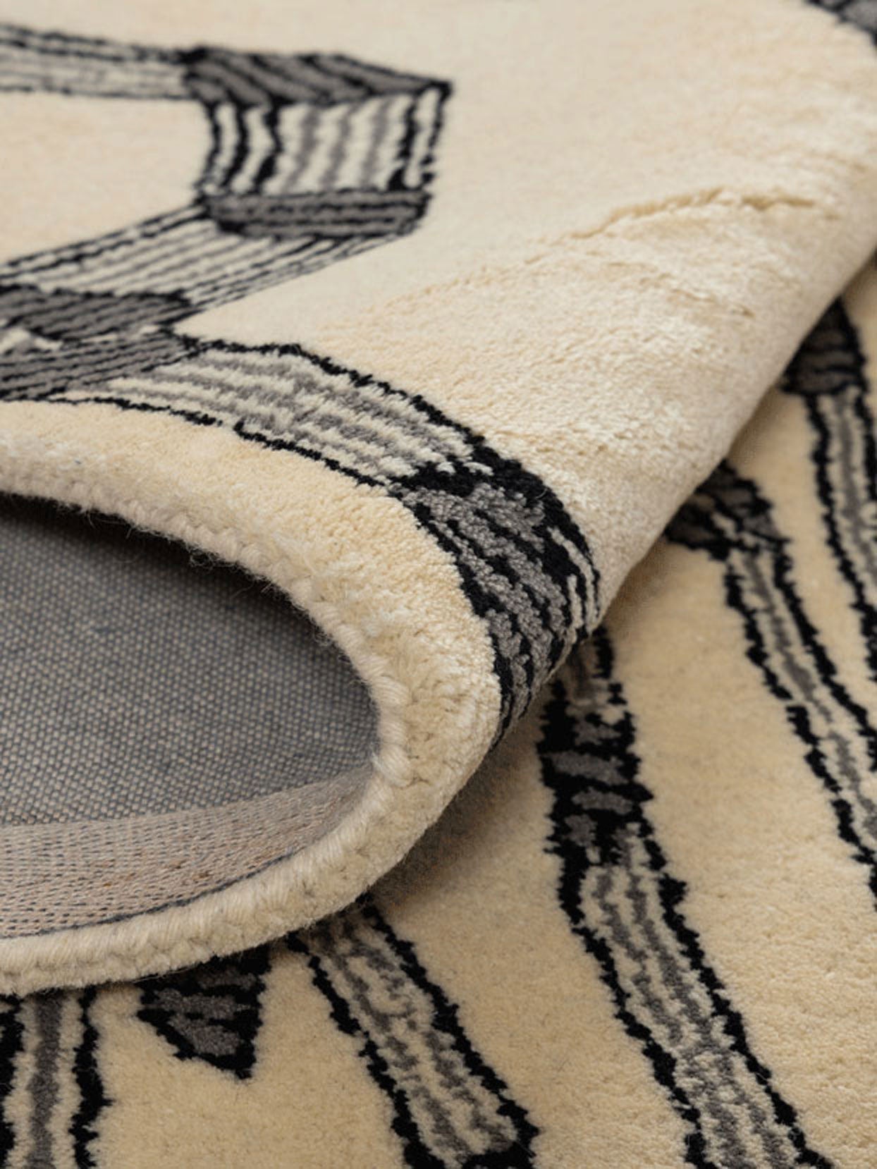 Musikot Wool Tufted Carpet Contrast Living