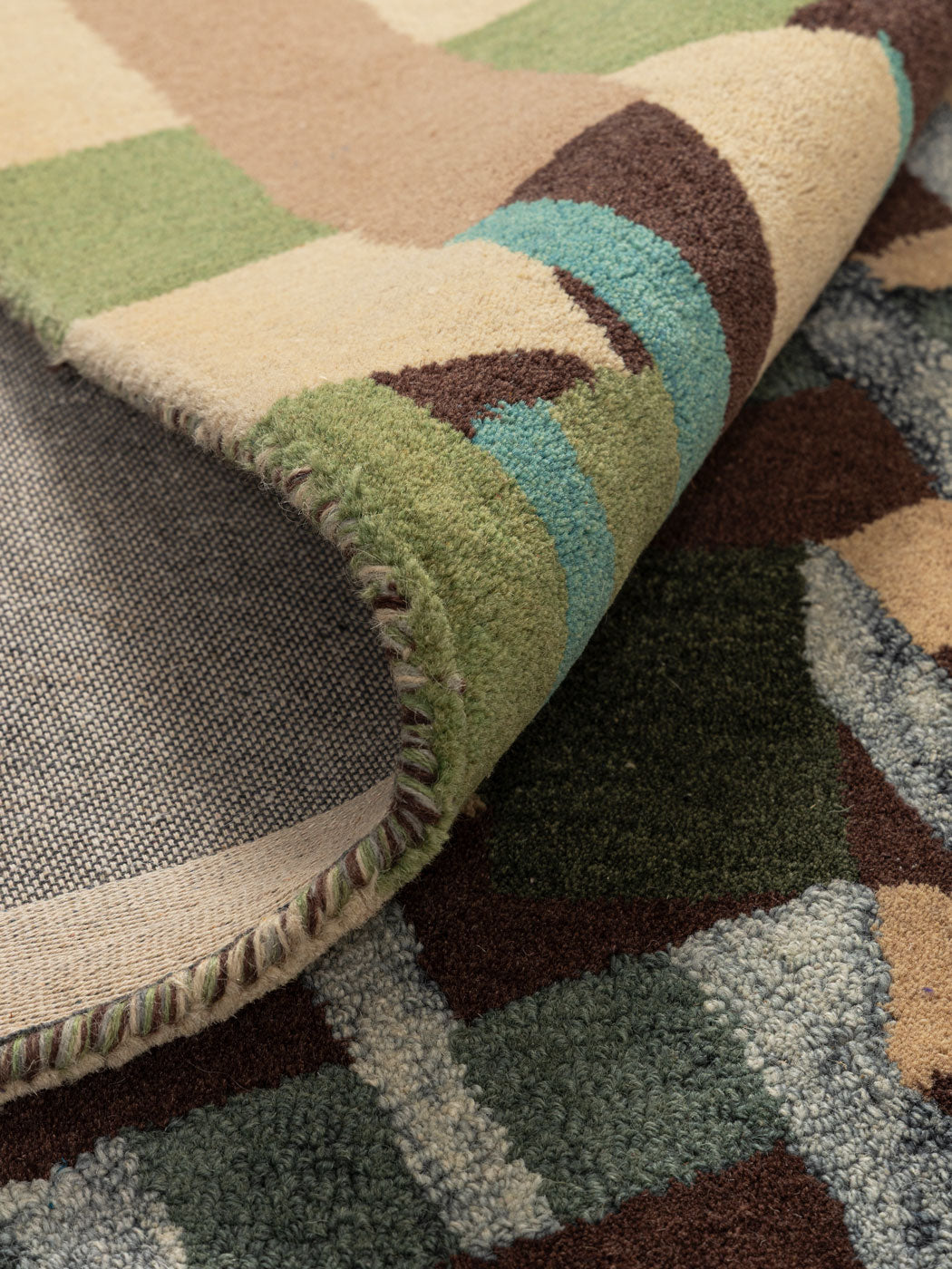 Majiari Wool Tufted Carpet Contrast Living
