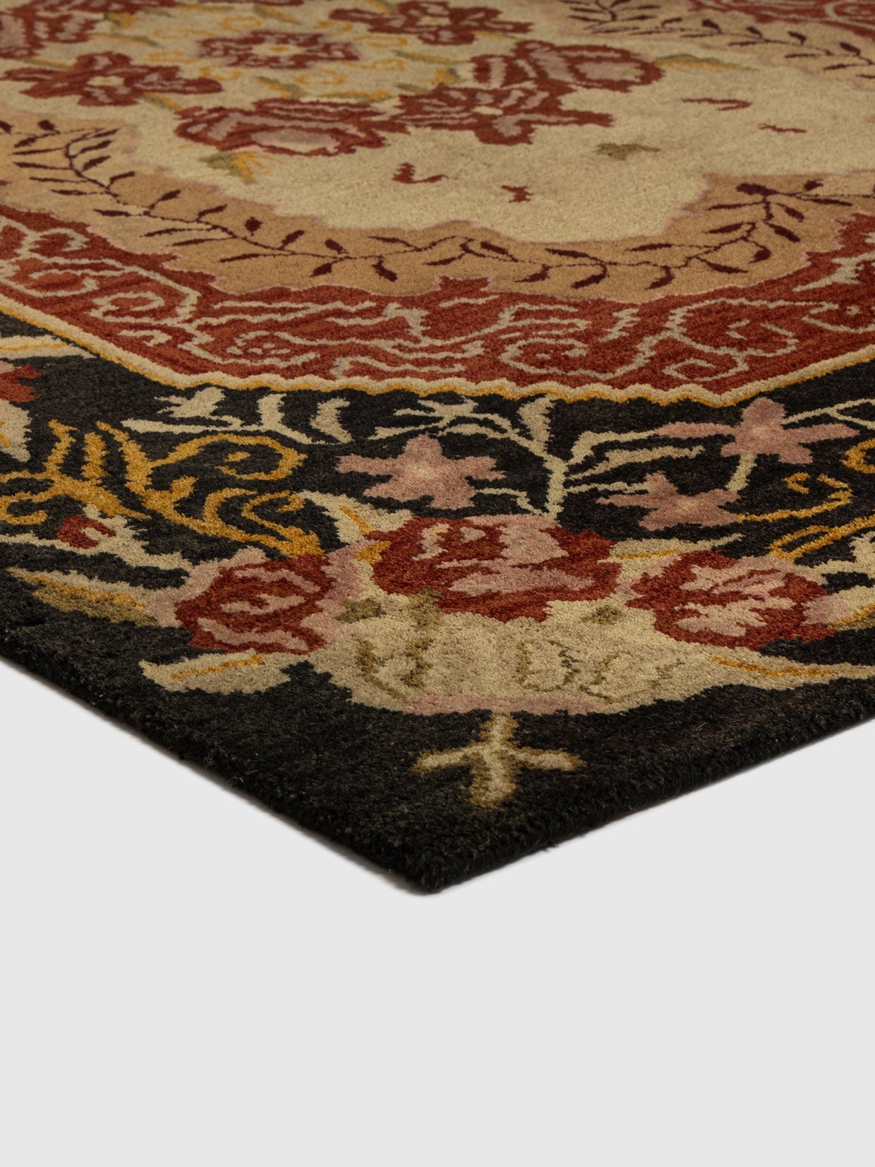 Narlai Wool Tufted Carpet Contrast Living
