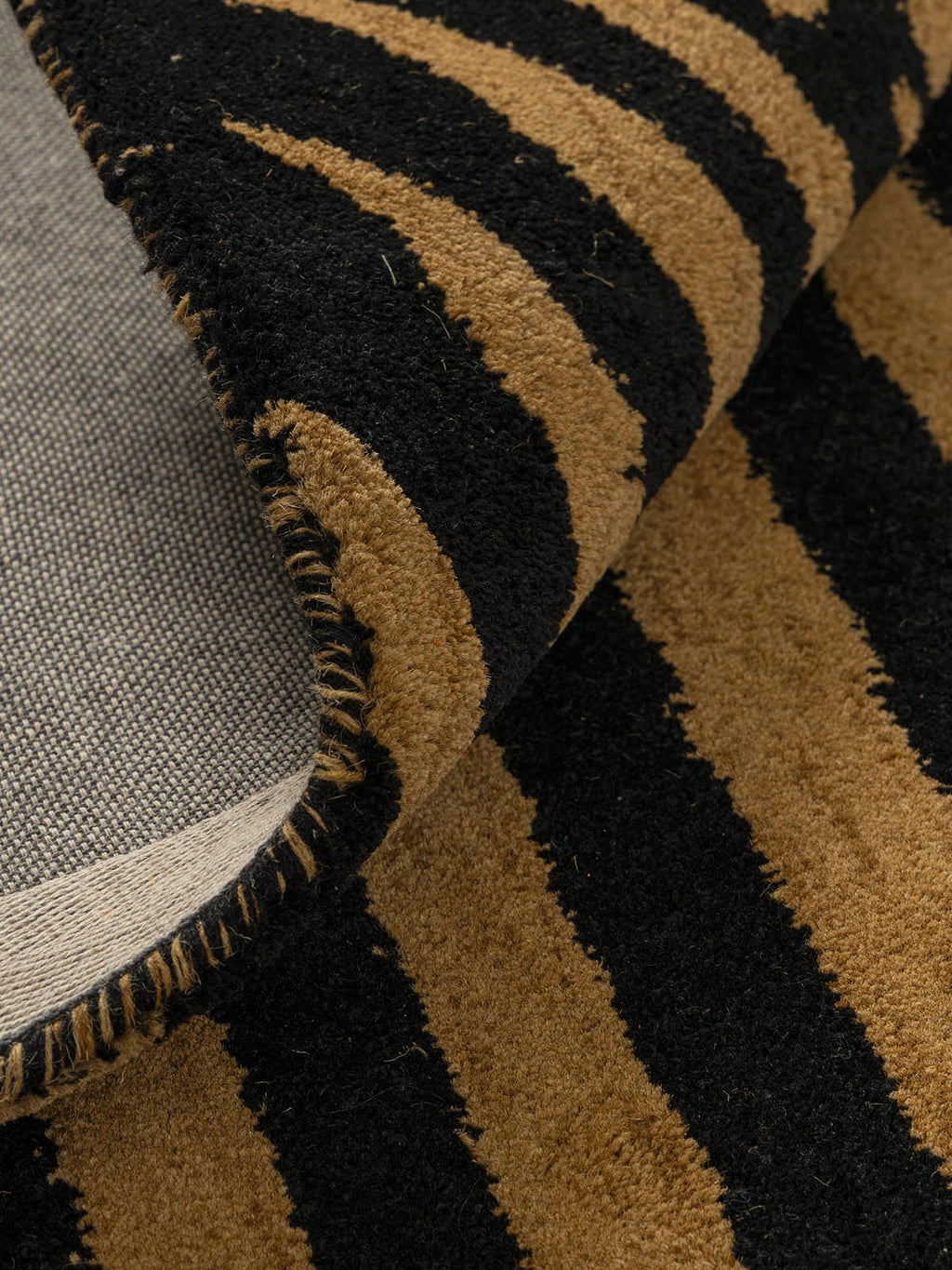 Baaghini Wool Tufted Rug Contrast Living