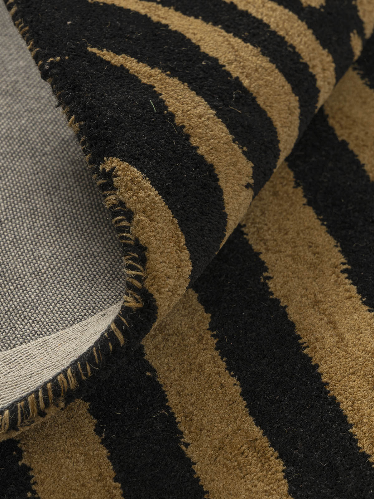 Baaghini Wool Tufted Rug Contrast Living