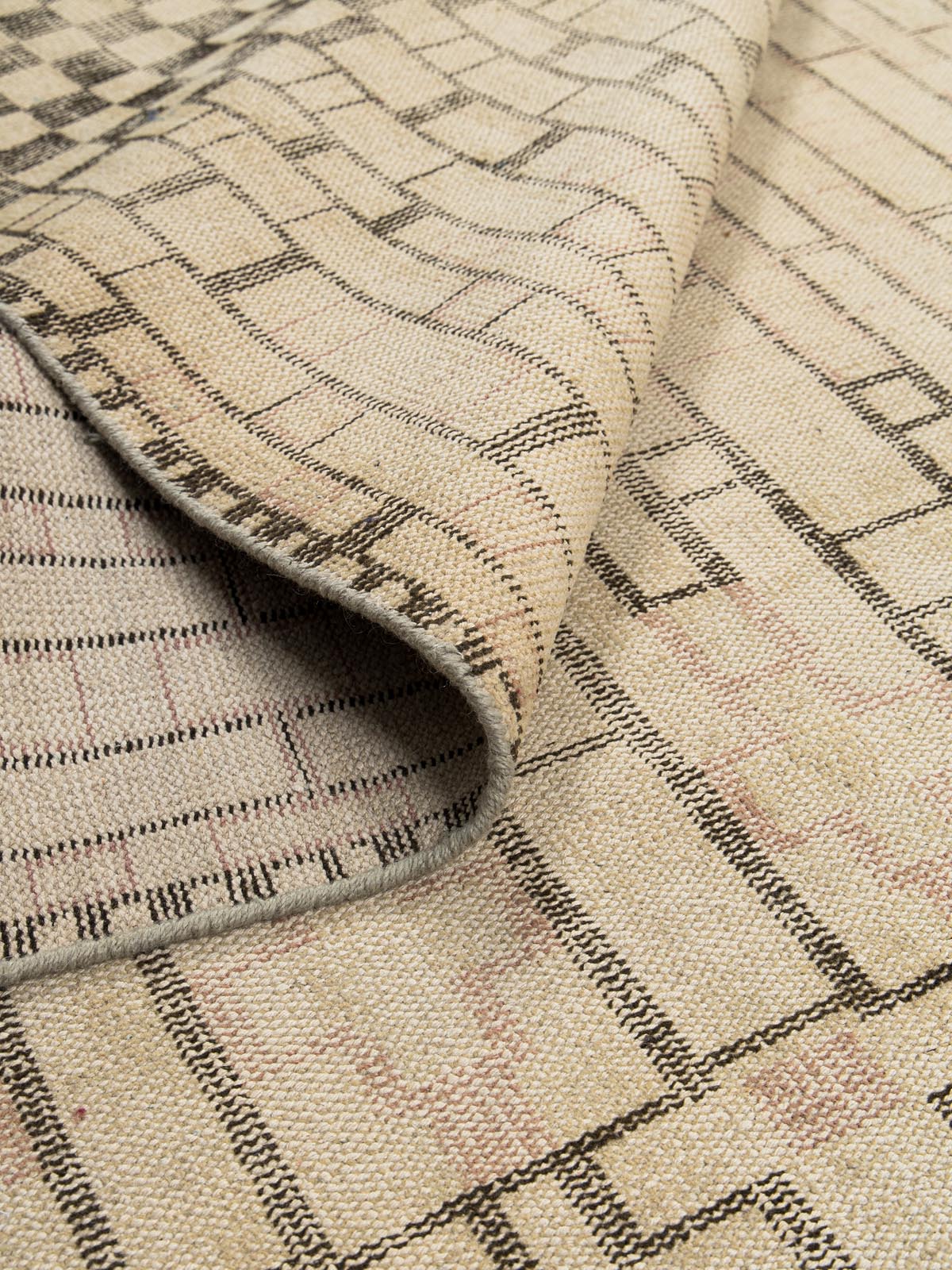 Verve Wool Knotted Carpet Contrast Living