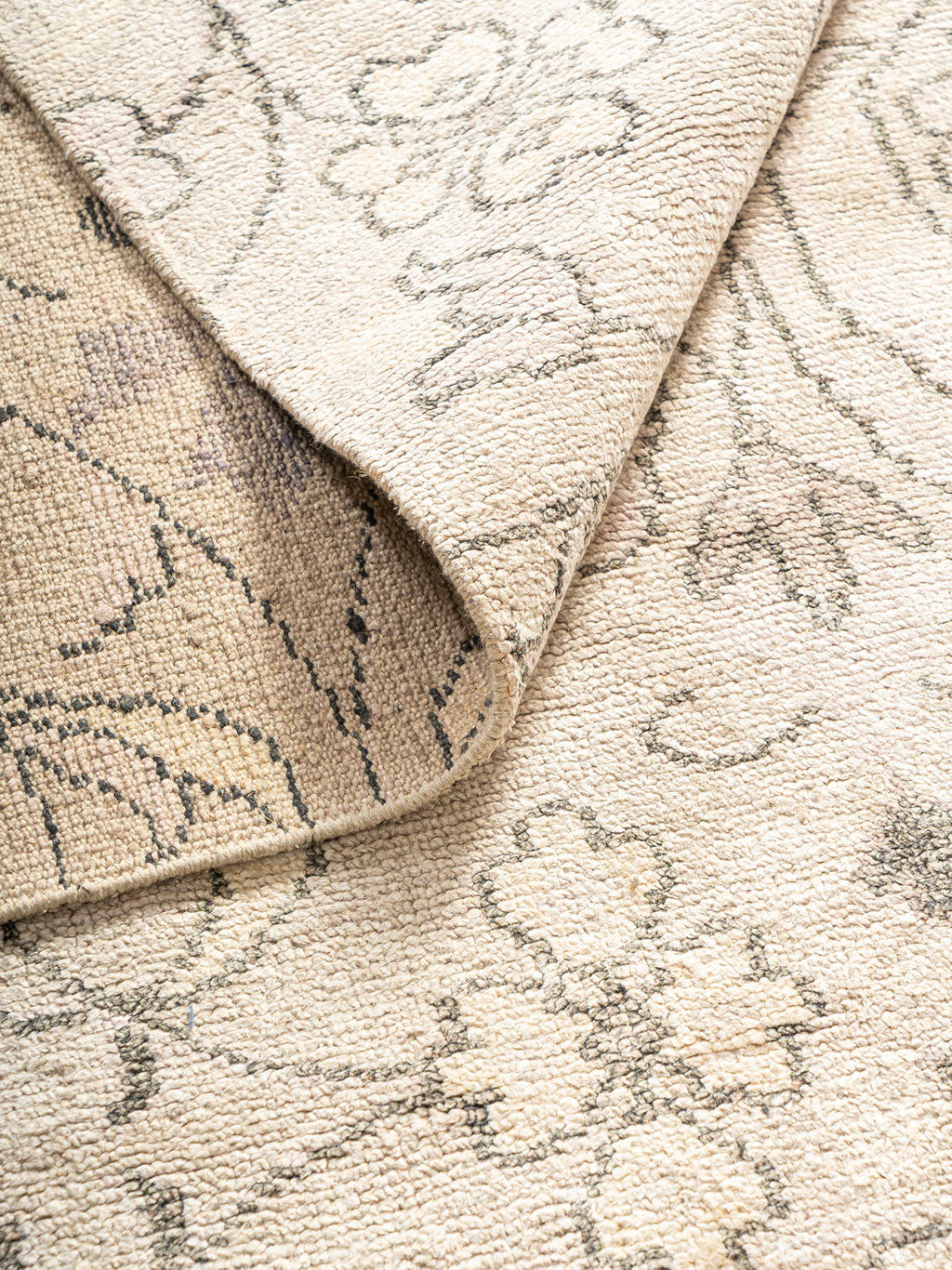 Trakar Viscose Hand Knotted Carpet Contrast Living