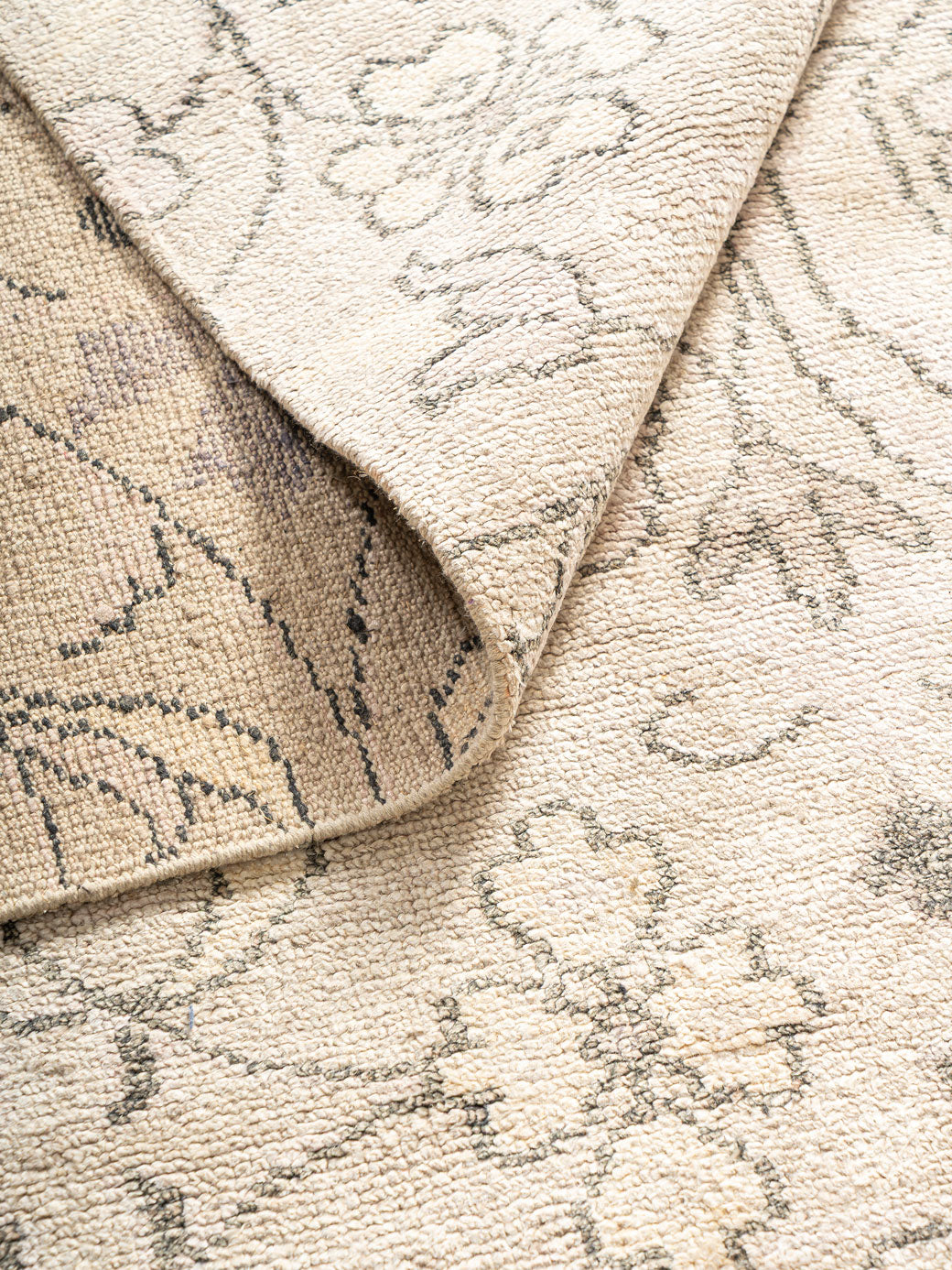 Trakar Viscose Hand Knotted Carpet Contrast Living