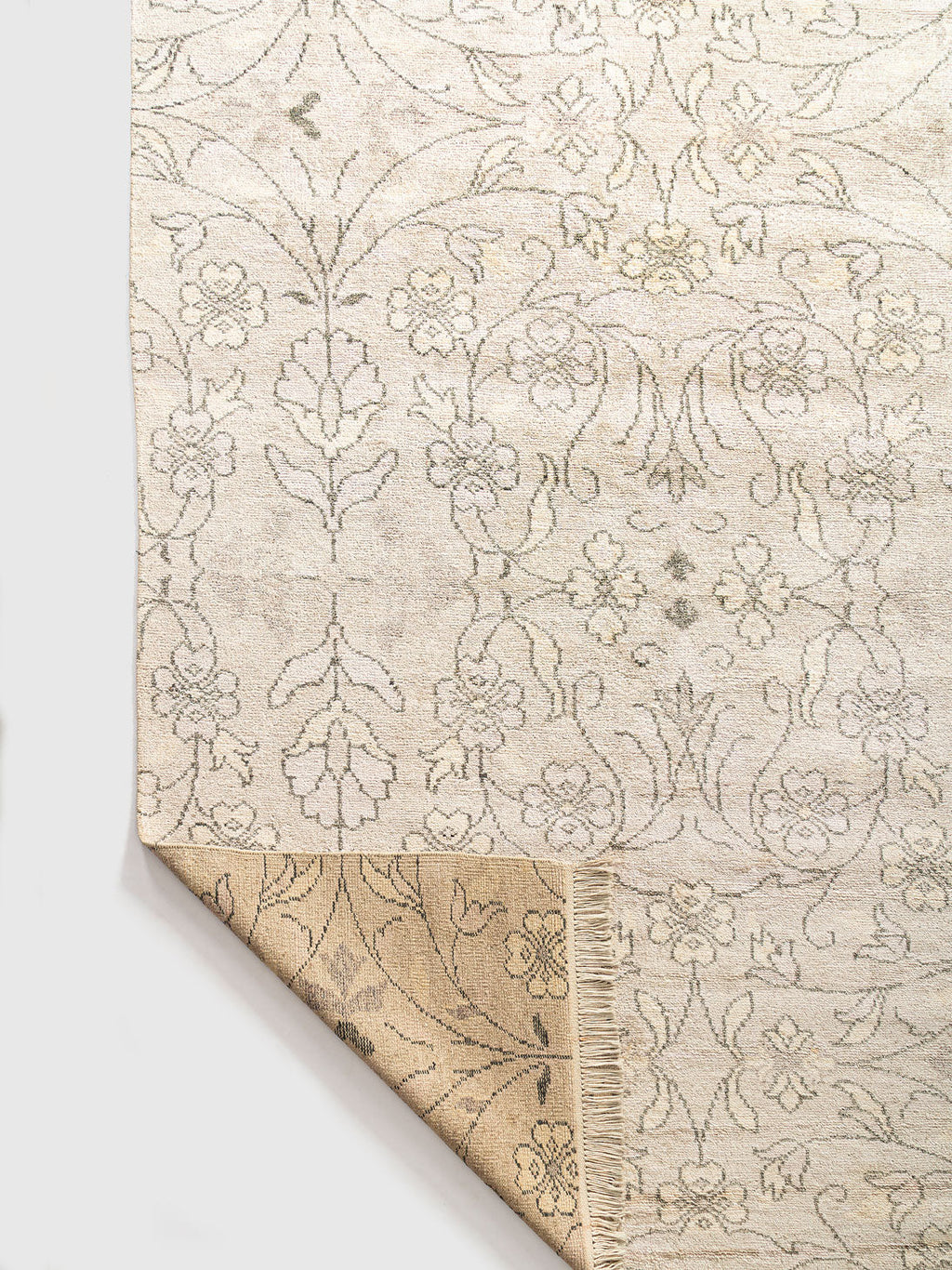 Trakar Viscose Hand Knotted Carpet Contrast Living