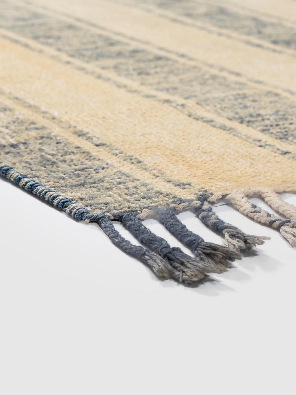 Moavo Wool Knotted Carpet Contrast Living