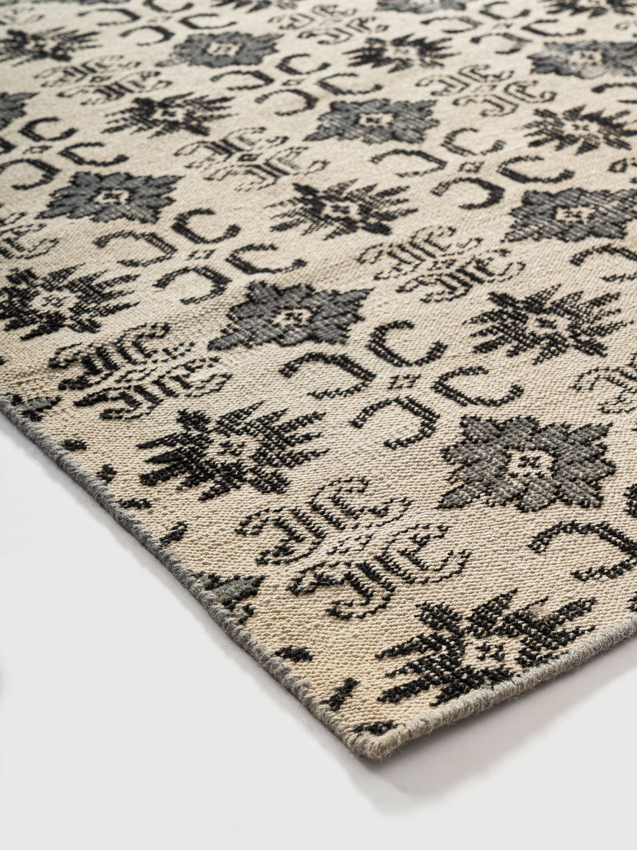 Zincha Wool Hand Knotted Carpet Contrast Living