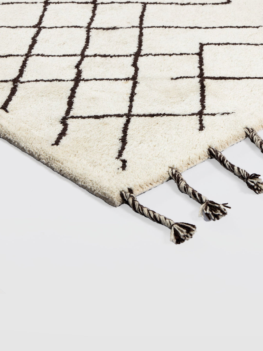 Qizo Wool Tufted Carpet Contrast Living