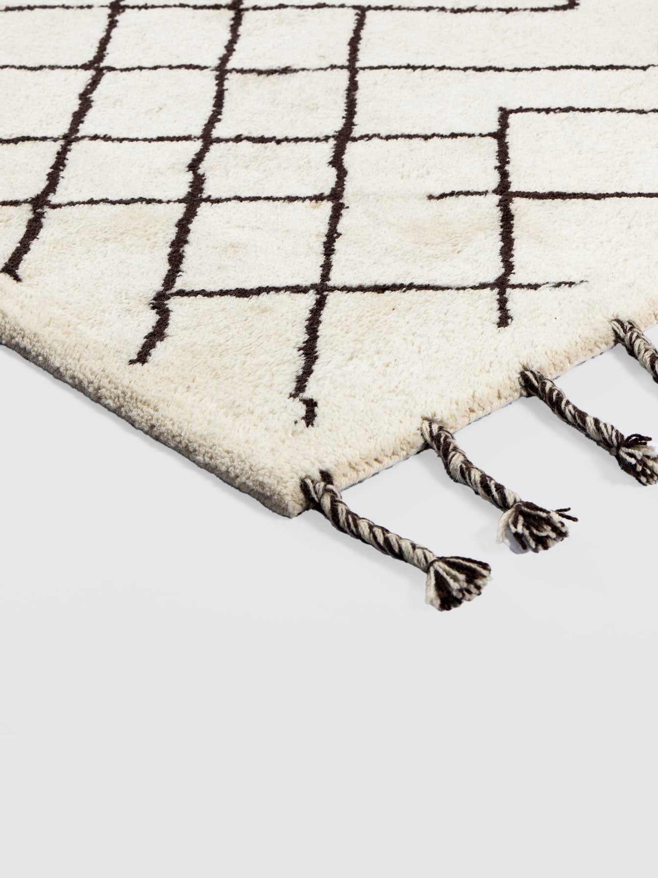 Qizo Wool Tufted Carpet Contrast Living