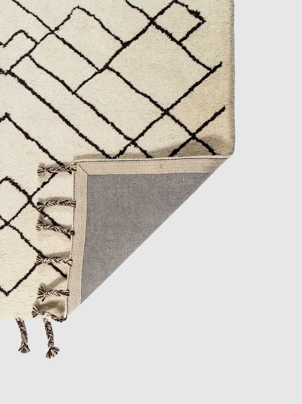 Qizo Wool Tufted Carpet Contrast Living