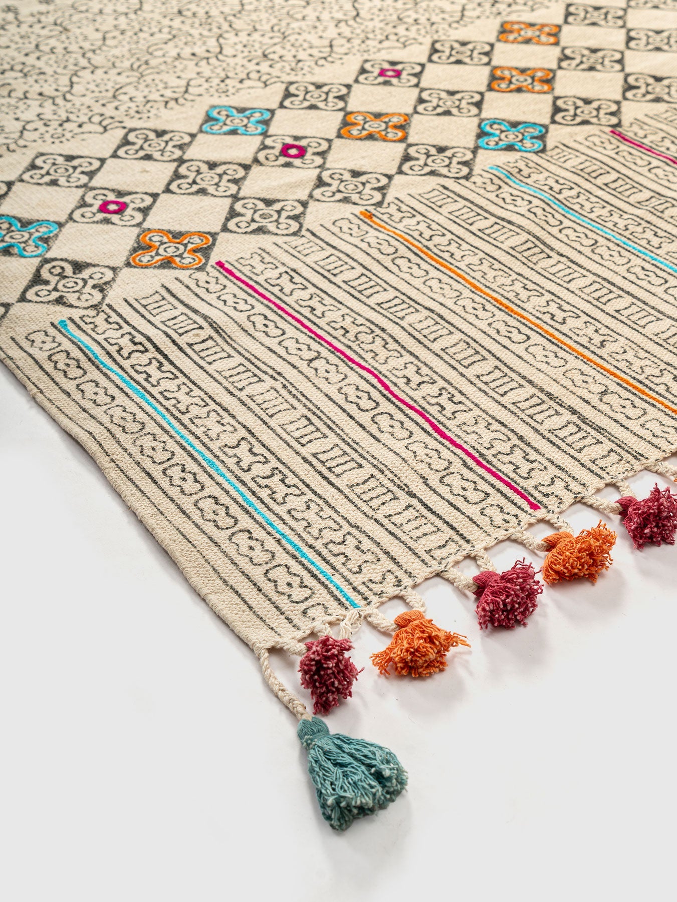 Tabchen Cotton Printed Rug Contrast Living