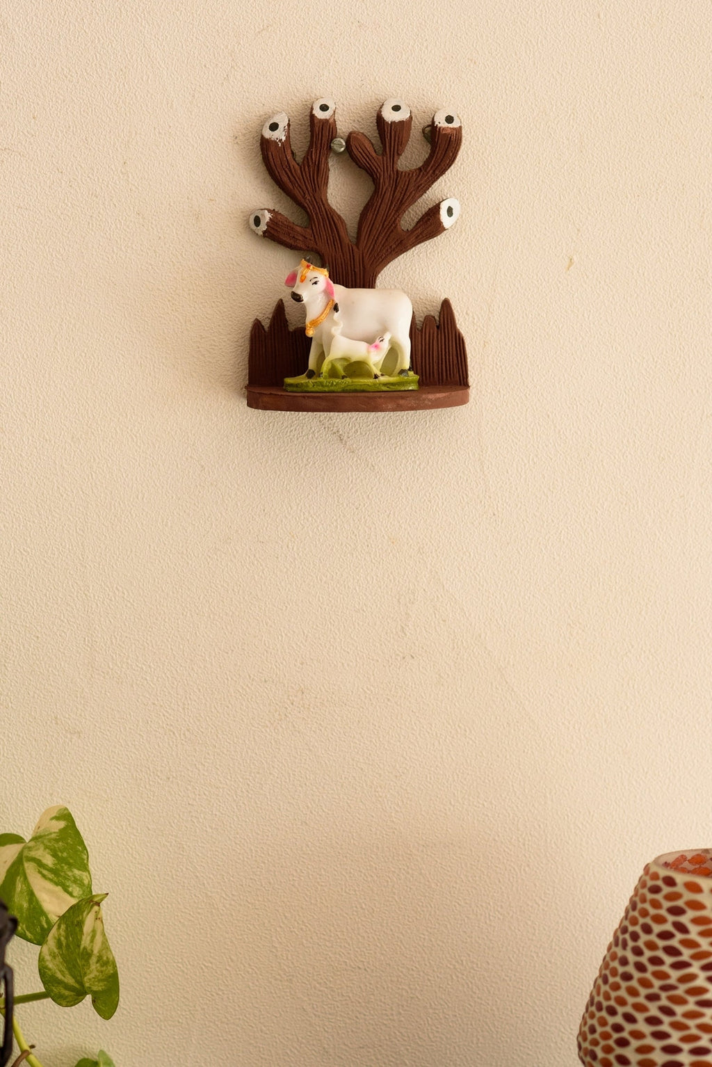 Polyresin Cow and Calf Under Wooden Tree Figurine Kafalo