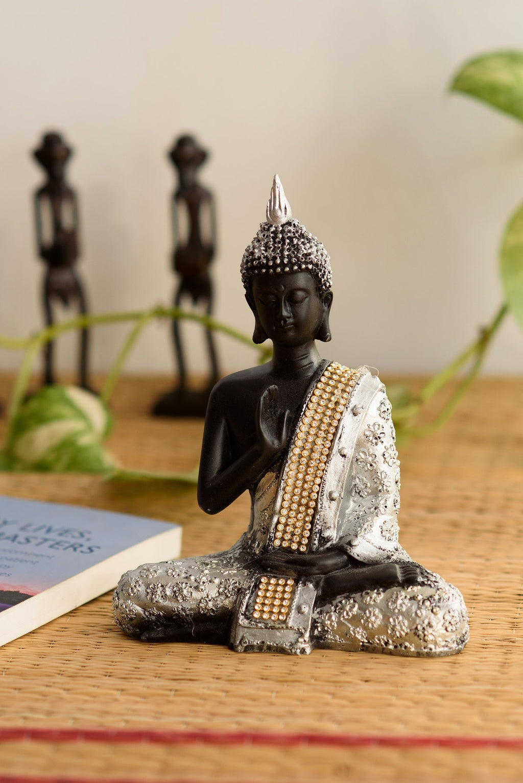 Polyresin Silver and black Meditating Blessing Buddha statue Kafalo