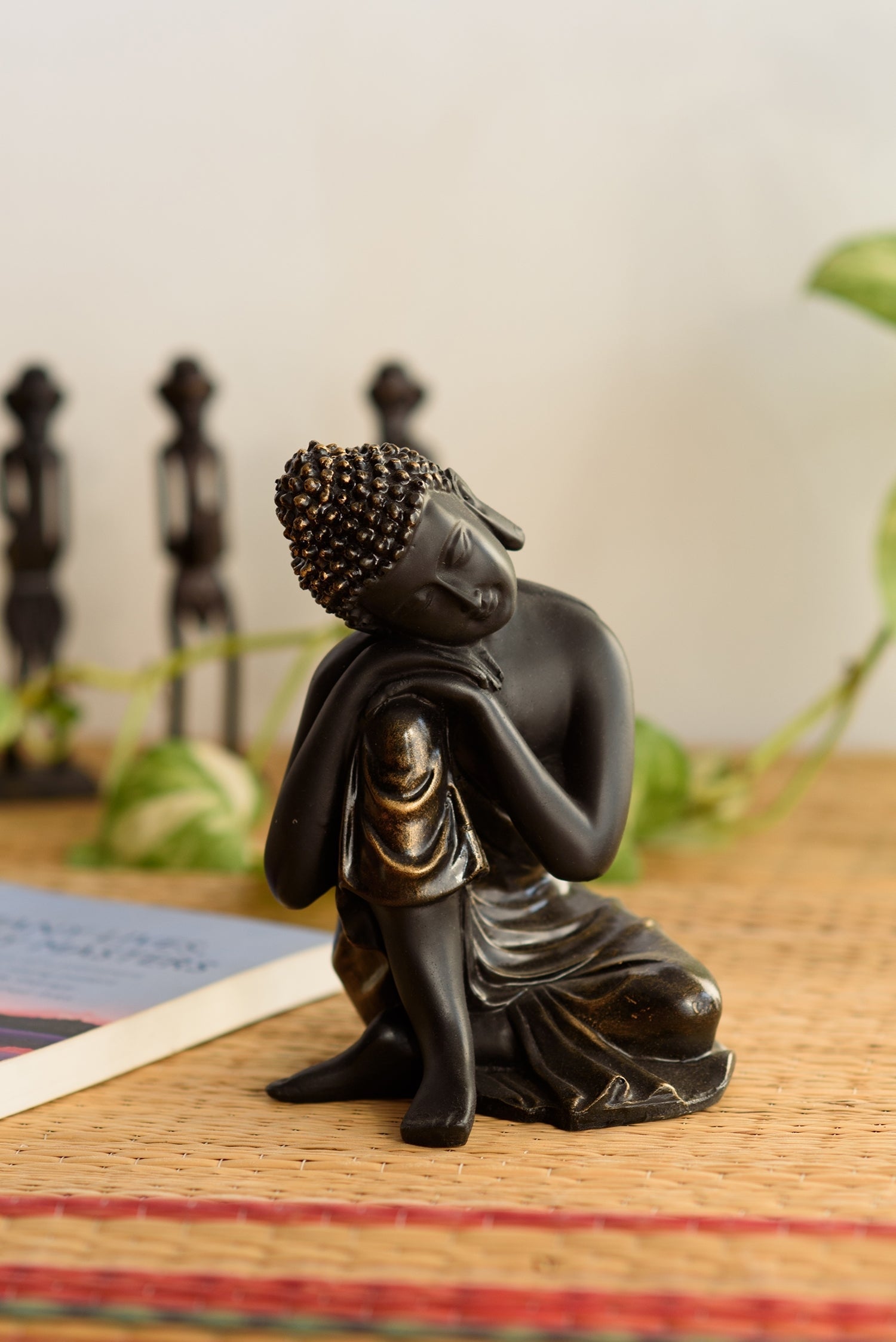 Polyresin Black Resting Buddha on Knee Statue Kafalo