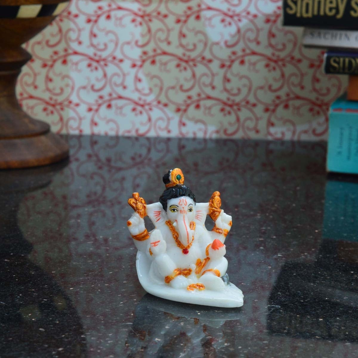 Lord Ganesha with Bun Kafalo