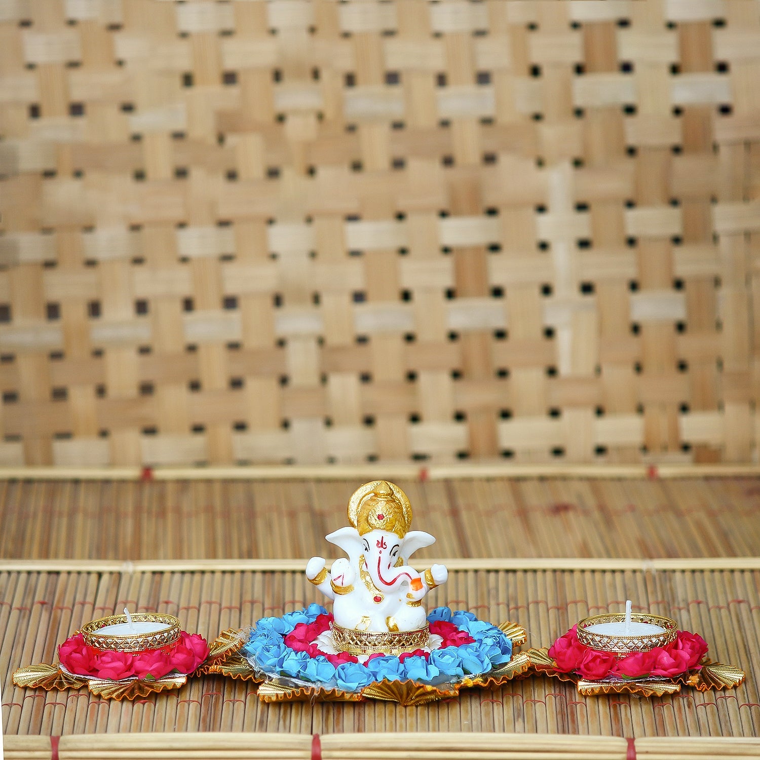 Lord Ganesha Idol On Decorative Plate With 2 Tea Light Holders Kafalo