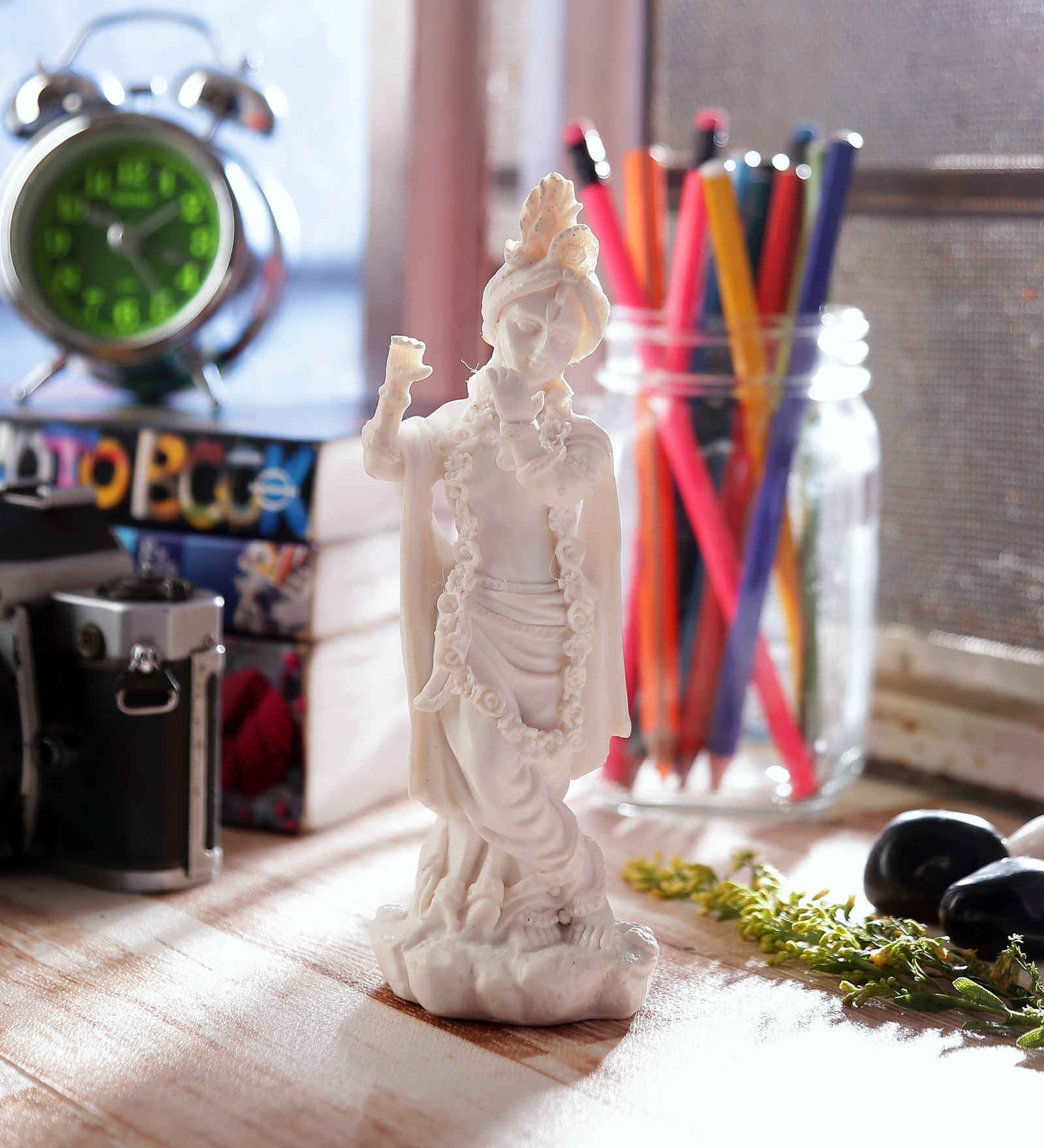 Pure White Statue of Lord Krishna Kafalo