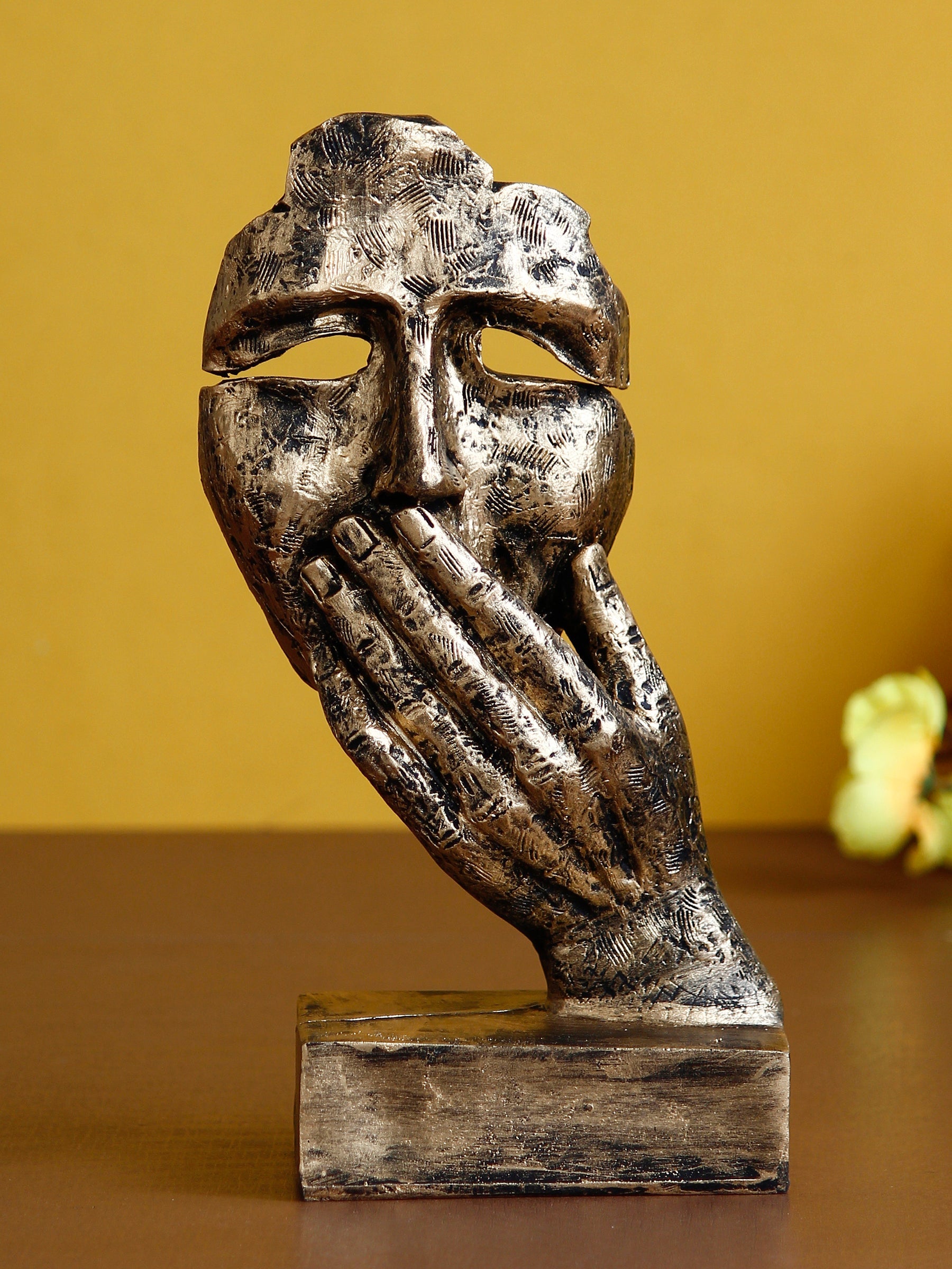 Polyresin Golden Human Face Statue Hand on Mouth Handcrafted Decorative Showpiece Kafalo
