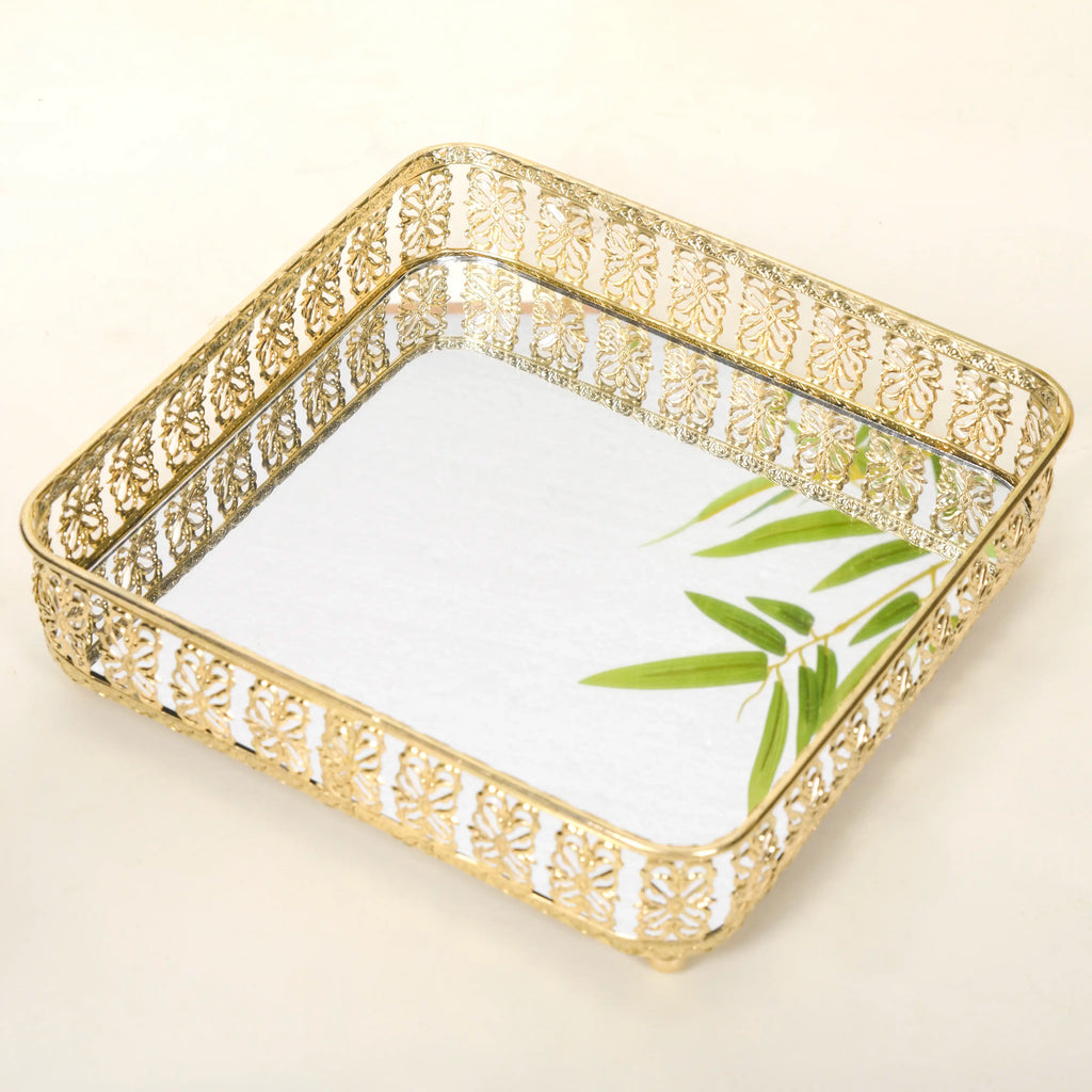Golden Glass Gift Hamper Set of 4 Nestasia