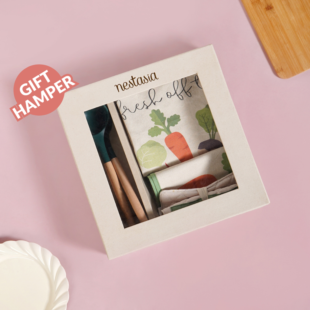 Masterchef Gift Hamper Box With Spatula Apron Trivet Mitten And Hand Towel Nestasia