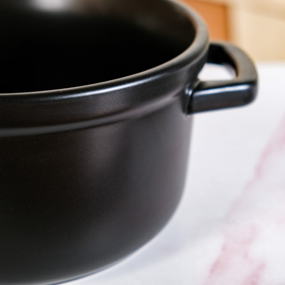 Matte Black Ceramic Cocotte Cooking Pot 4200ml Nestasia