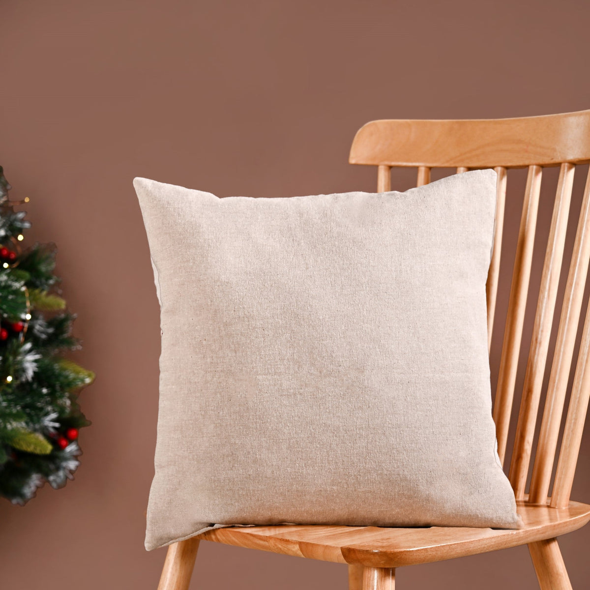 Merry Christmas Wreath Embroidered Cushion Cover 40x40cm Nestasia